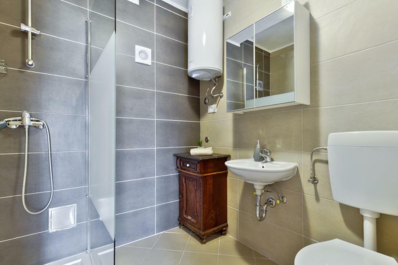 Apartmani Anna Umag Exteriör bild