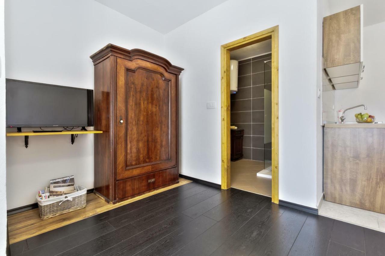 Apartmani Anna Umag Exteriör bild